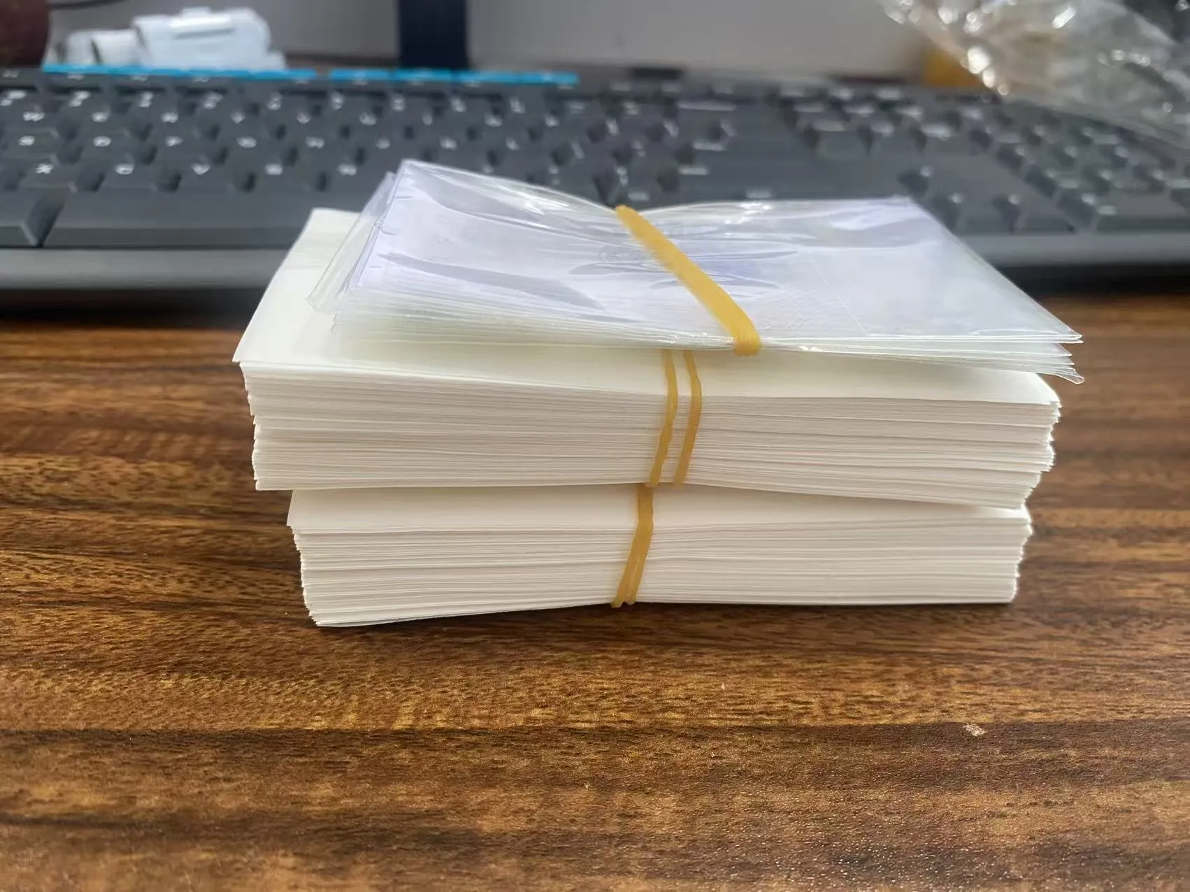 JOJO Pac ホログラム クレジット カード ステッカーがパキスタンに送られる