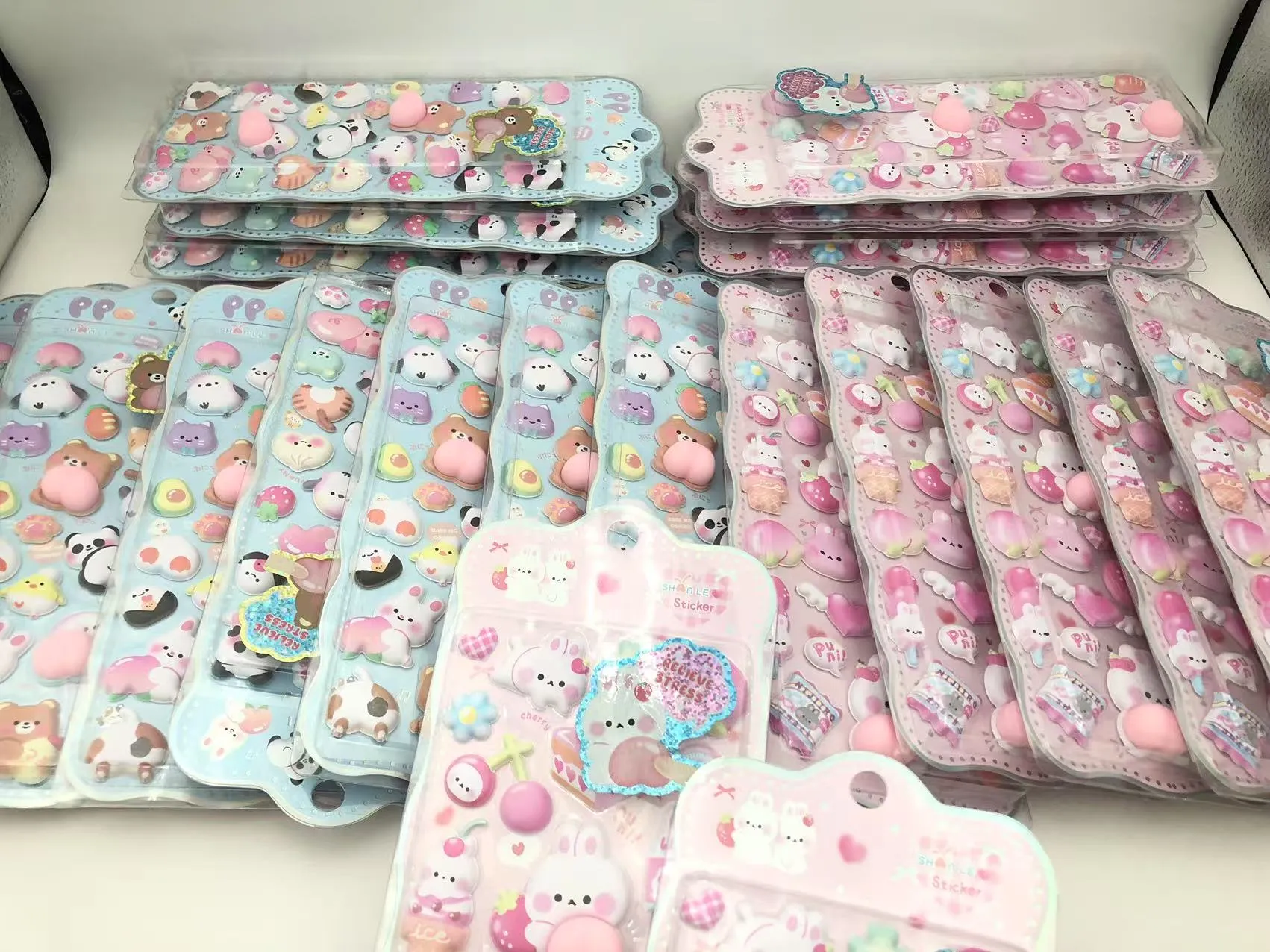 今日はJOJOパックからストレス解消ステッカーの嬉しいお知らせです！